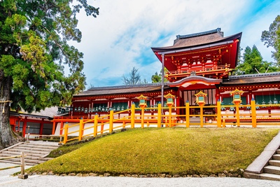 奈良・春日大社｜世界遺産の社殿と灯籠を巡る参拝ガイド