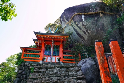 和歌山・神倉神社｜538段の石段とゴトビキ岩を巡る熊野の聖地