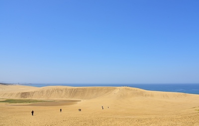 鳥取・鳥取砂丘｜日本最大級の砂丘で絶景とラクダ体験＆アクティビティ