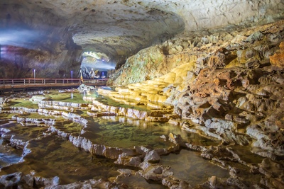 山口・秋芳洞｜日本最大級の鍾乳洞で神秘の地下世界探検
