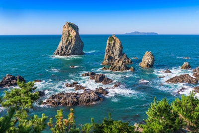 山口・青海島｜「海上アルプス」を巡る絶景クルーズとトレッキング