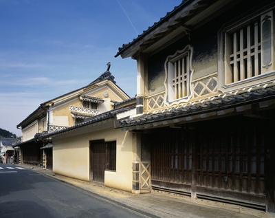 愛媛・内子町｜白壁の町並みと内子座を歩くレトロさんぽ