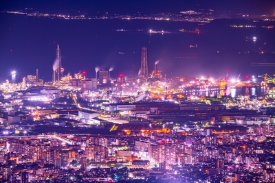 北九州・工場夜景｜高塔山や洞海湾で楽しむ幻想的なナイトビュー