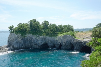 佐賀・七ツ釜｜玄武岩の洞窟とクルーズで巡る海岸絶景