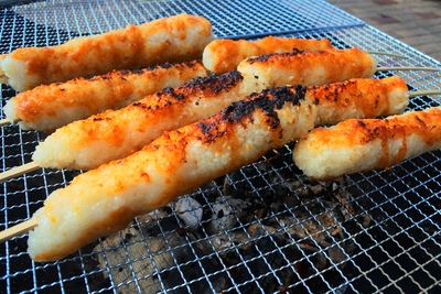 秋田名物きりたんぽ｜囲炉裏焼きと鍋で味わう郷土ごはん
