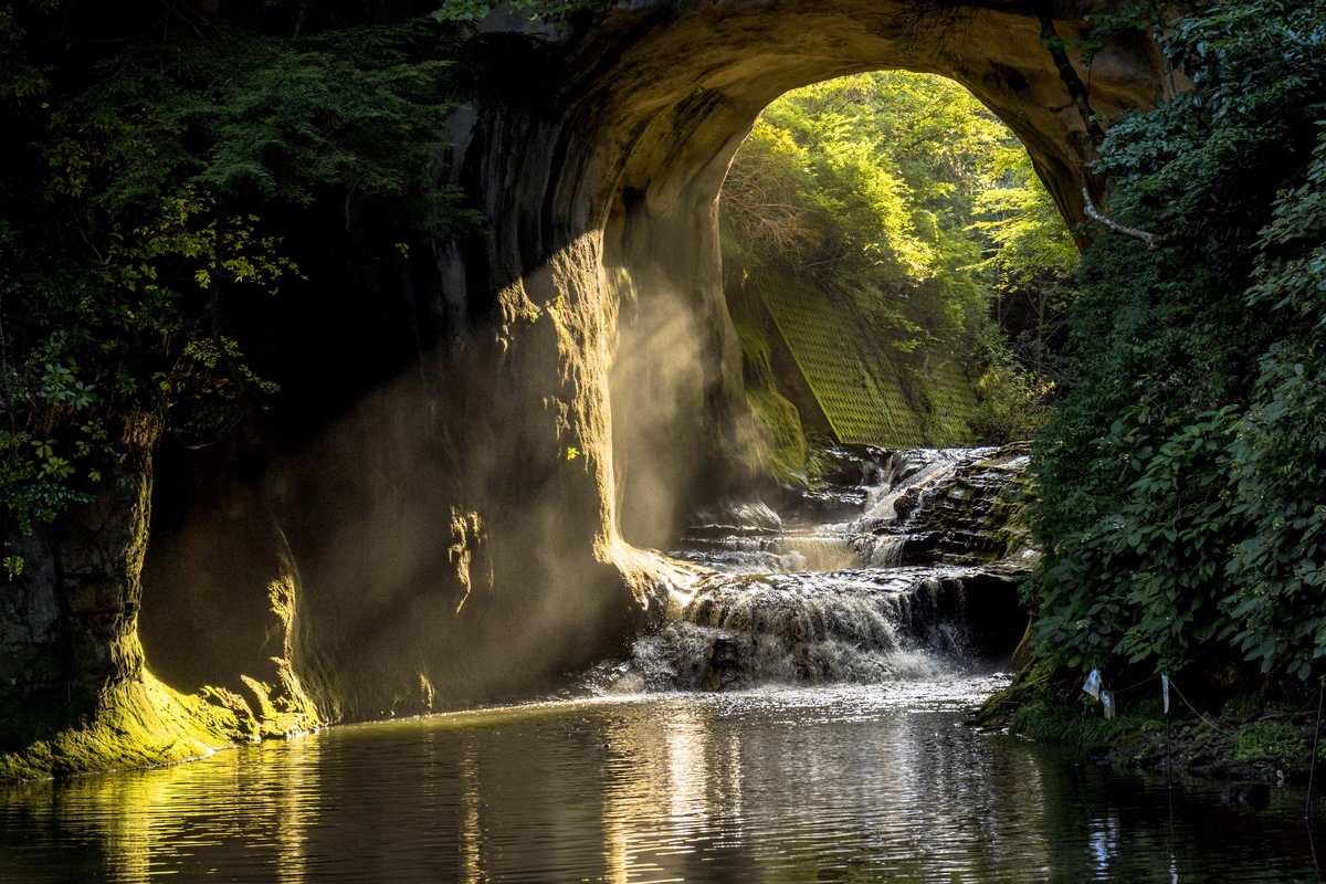 Enjoy the Enchanting "Nomizo Falls" at Shimizu Keiryu Park in Chiba!