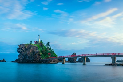 神奈川·江之岛稚儿渊｜礁岩海岸与日落绝景的短途散步