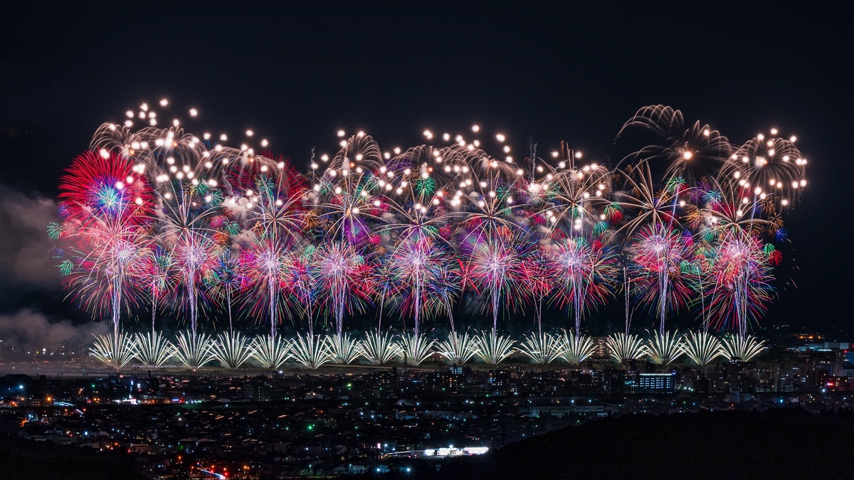 The Nagaoka Festival Grand Fireworks: One of Japan's Three Great Firework Displays!