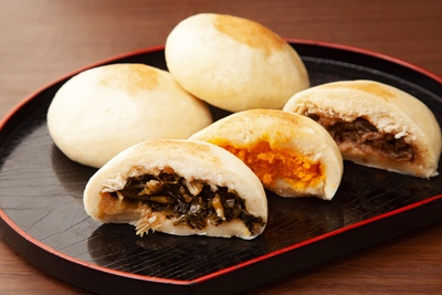 おやき（長野）｜野沢菜・味噌ナス・あんこ…具材の種類と食べ比べの楽しみ方