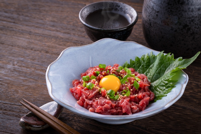 熊本名物！新鮮で美味しい馬刺しの魅力とおすすめ店
