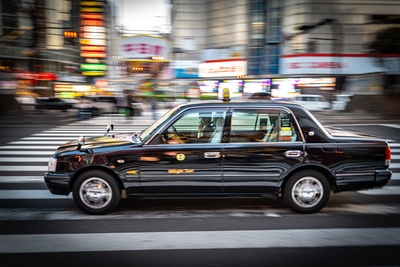 初めてでも迷わない日本のタクシー乗り方｜予約・支払い・マナー