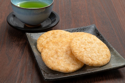 せんべいを楽しむには？種類と味の違いを知る
