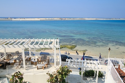 ウミカジテラス（沖縄）白い街並みと海景を楽しむ絶景リゾート
