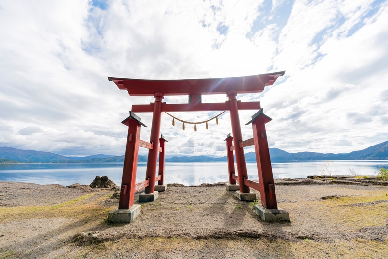 Gozanoishi Shrine Guide: Lake Tazawa Torii & Legend