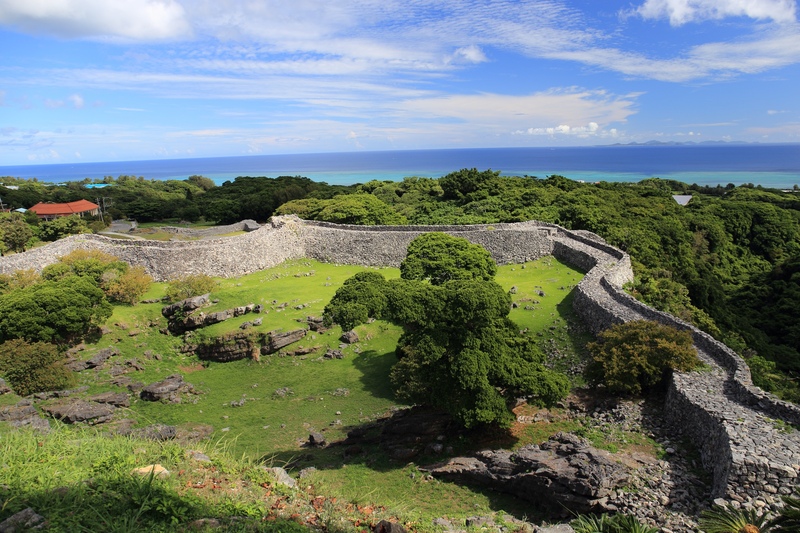 Wisata Reruntuhan Nakijin-jo: Mengenal Budaya Gusuku Okinawa