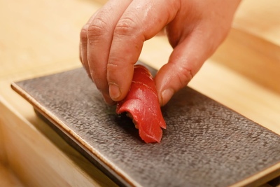 Sushi Auténtico en Japón: Guía de Etiqueta y Mejores Locales