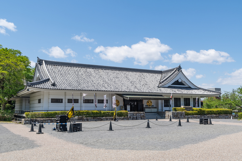 Ieyasukan Okazaki: Lịch sử Tokugawa Ieyasu và võ sĩ Mikawa