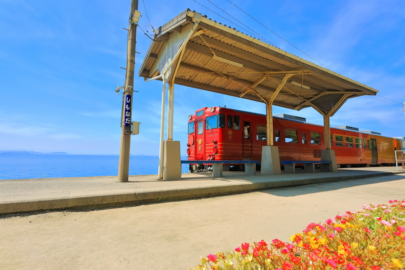 下灘駅で海と夕景を味わう、愛媛・伊予灘の静かな駅旅