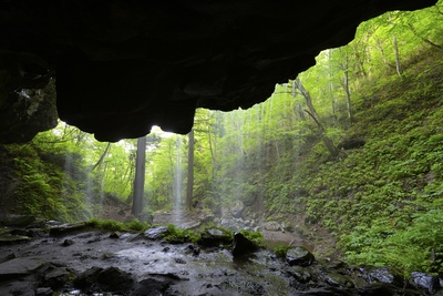 Cascada Iwai: el agua pura de Okayama vista desde detrás
