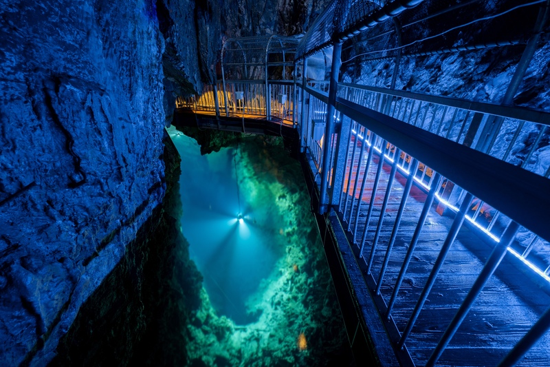 Cueva Ryusendo: lagos azules subterráneos en Iwaizumi, Iwate
