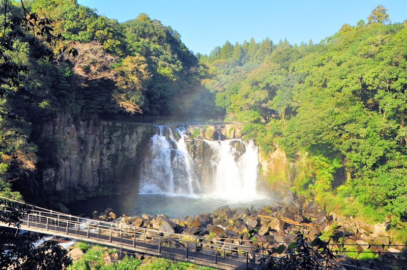 Cascada Sekinoo en Miyakonojo: salto de agua y marmitas