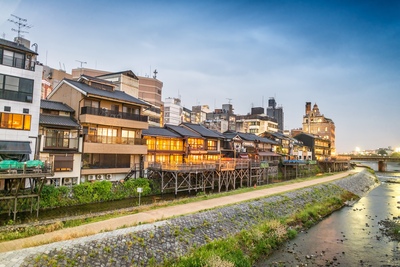 10 Best Kyoto Street Food Spots | Nishiki, Pontocho & Kamo
