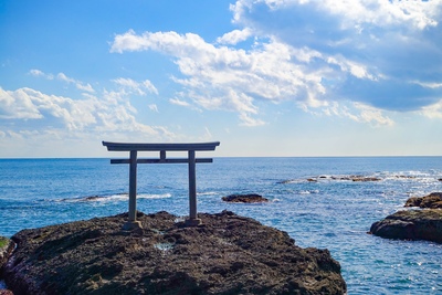 茨城・大洗海岸｜神磯の鳥居と太平洋の絶景を満喫する海辺旅