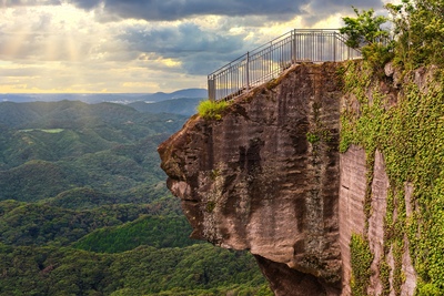 千葉・鋸山（のこぎりやま）｜地獄のぞきと日本寺の巨大大仏を巡る絶景トリップ