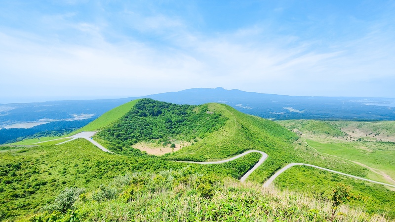 寒風山の見どころと歩き方｜火口地形と回転展望台を楽しむ旅