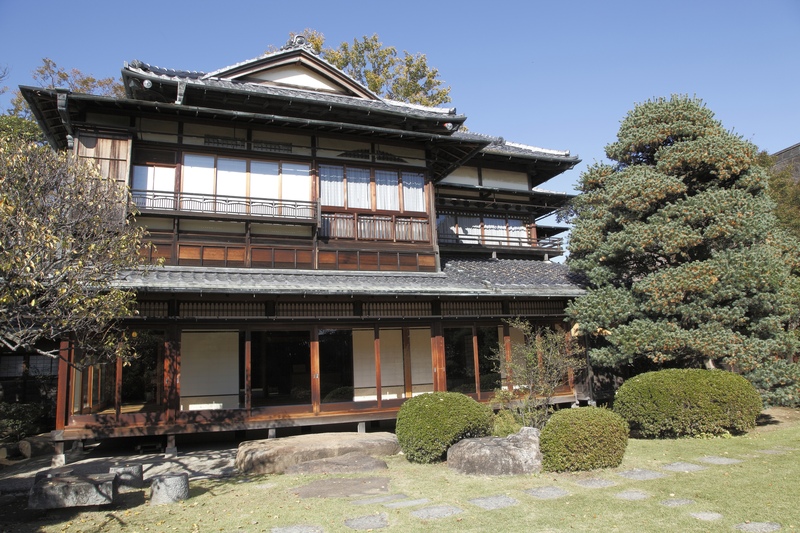 遠山記念館を歩く｜重要文化財の3棟と回遊式庭園、美術品を味わう