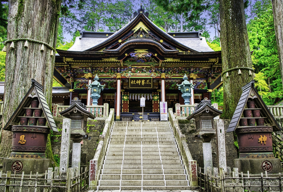 三峯神社を歩く｜三ツ鳥居と狼信仰、奥宮参拝の安全対策を知る