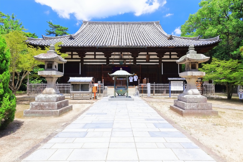 讃岐国分寺を歩く｜特別史跡の礎石と鎌倉本堂、古鐘をたどる