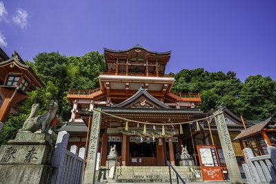 草戸稲荷神社を歩く｜芦田川と朱の社殿、空海ゆかりの由緒をたどる