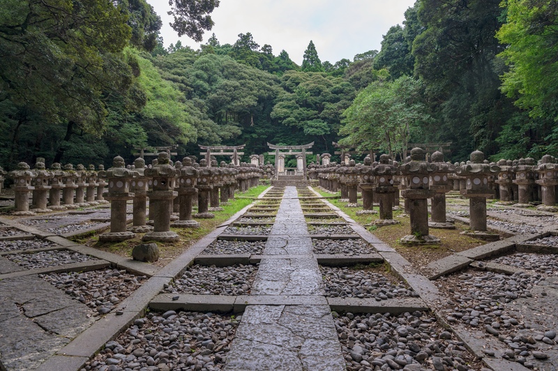 萩・東光寺を歩く｜黄檗建築と約500基の石灯籠、毛利家墓所をたどる