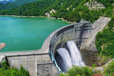 黒部ダム｜観光放水と北アルプスの絶景を楽しむダム旅ガイド