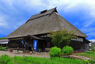 手づくり村 鯉艸郷が育む花と手仕事｜花菖蒲園・鯉艸亭・そば打ち