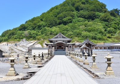 恐山で向き合う祈りと火山景観｜地蔵信仰・地獄谷・宇曽利山湖