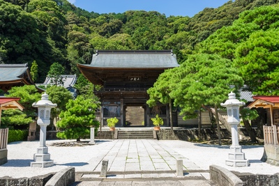 臨済寺が結ぶ今川義元と徳川家康｜重要文化財の本堂と名勝庭園