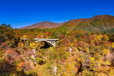 宮城の紅葉スポットおすすめ10選｜鳴子峡・栗駒山・秋保大滝の見頃