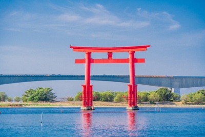 弁天島海浜公園で水辺の休日を｜空と水面を楽しむ過ごし方