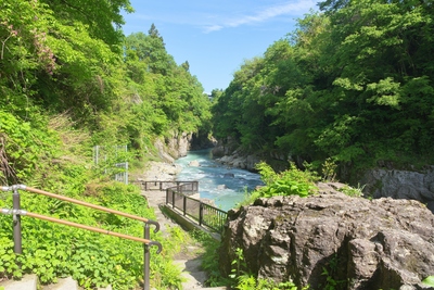 手取峡谷は橋の上から地形を読む｜綿ヶ滝と手取川を安全に観察