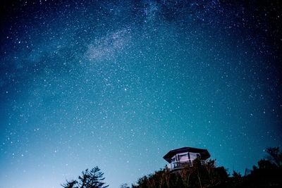 Village d'Achi : ciel étoilé, onsen, préparatifs et nuit au calme